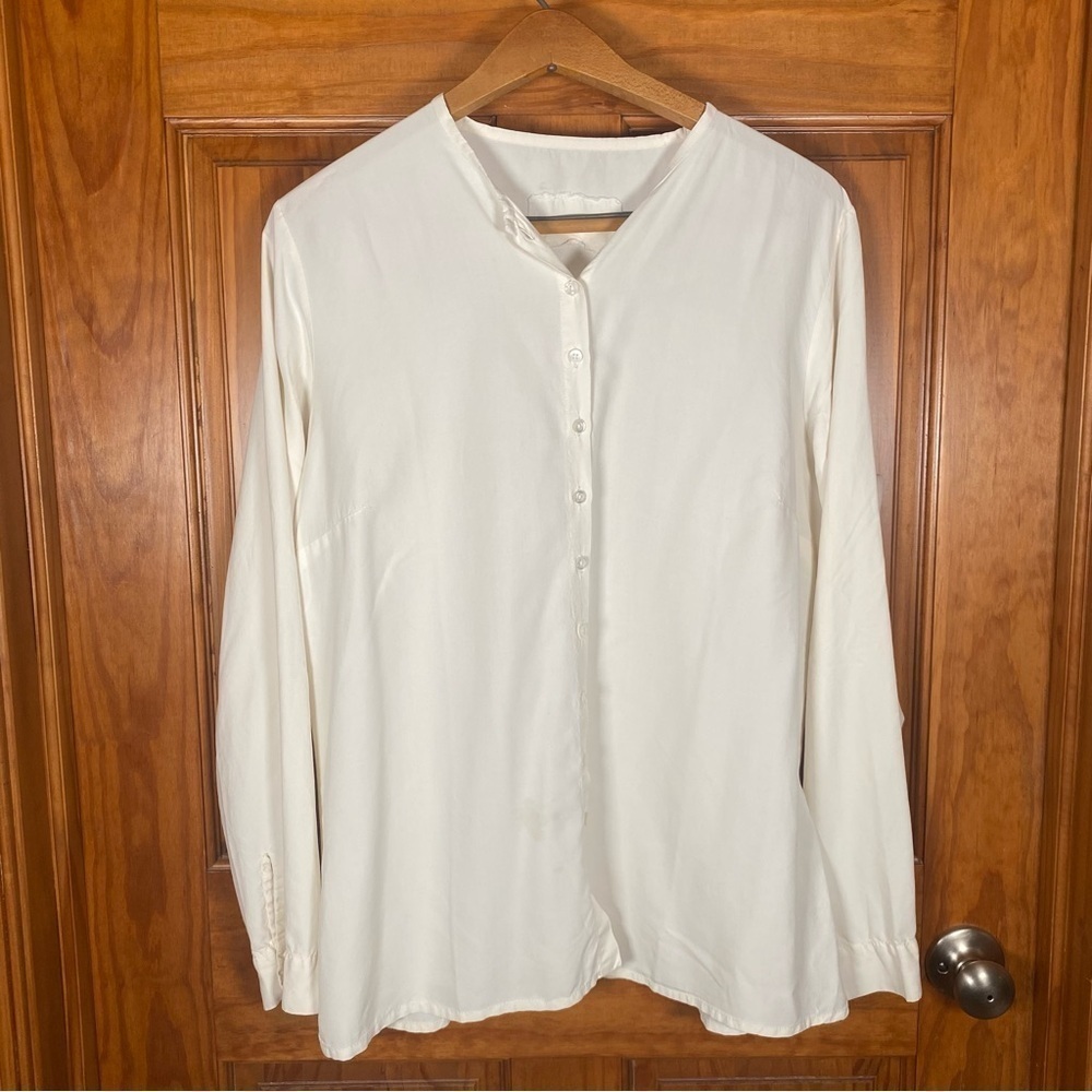 Elegant 100% Silk Button-up Blouse Handcrafted in Italy